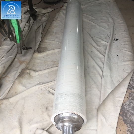 TRỤC CAO SU TRẮNG PHI 255 x 2020( CAO SU 20ly)