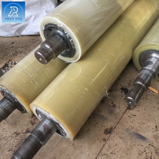 TRỤC CAO SU MÀU FI 125 X 1400 VÀ 125 X 2200
