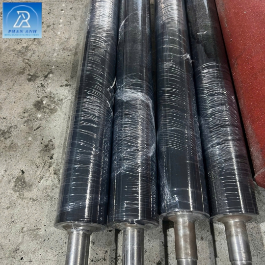 TRỤC CAO SU ĐEN 15