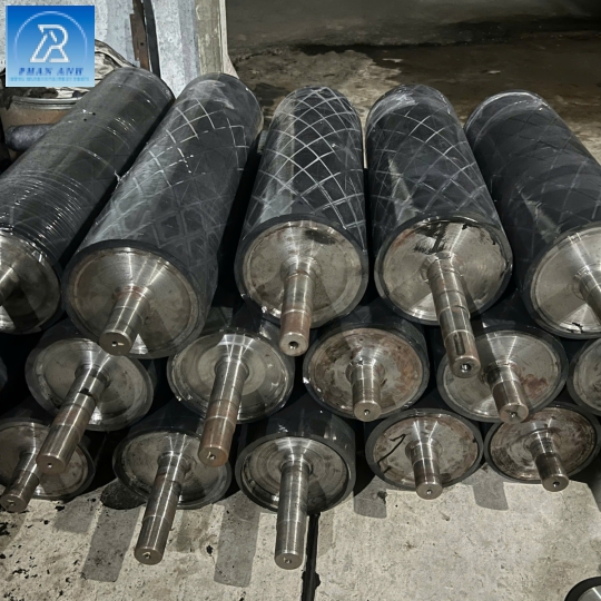 TRỤC CAO SU ĐEN 25