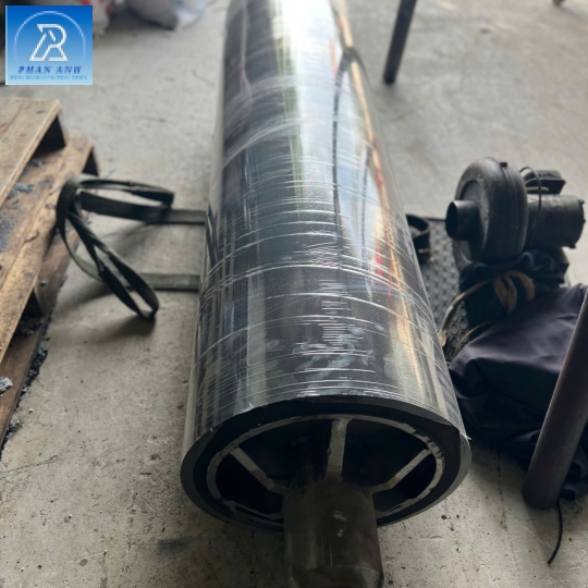TRỤC CAO SU ĐEN 28