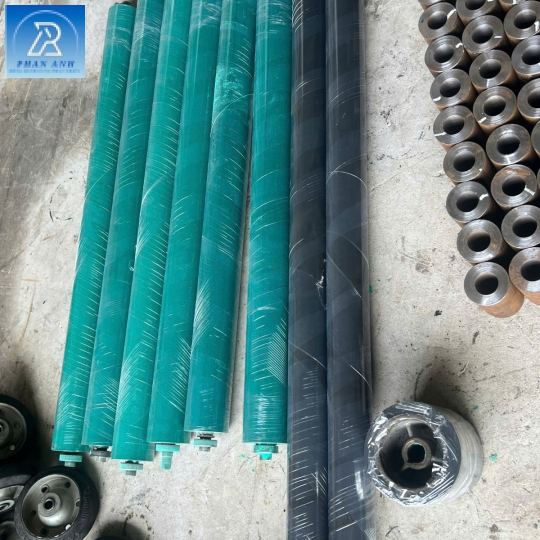 TRỤC CAO SU MÀU XANH NGỌC
