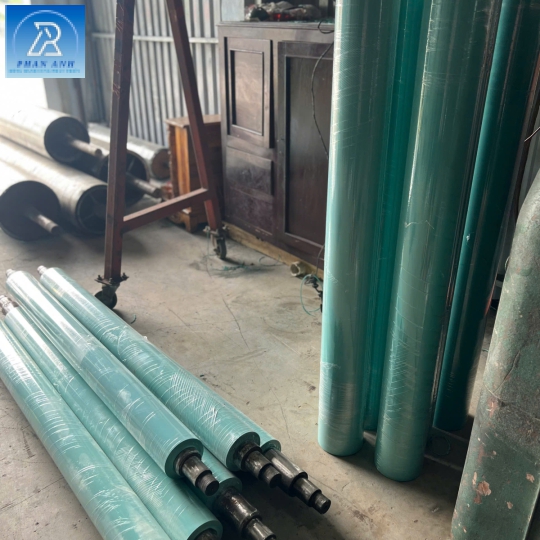 TRỤC CAO SU MÀU XANH NGỌC LOẠI DÀI