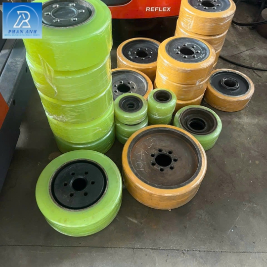 BÁNH XE PU 4
